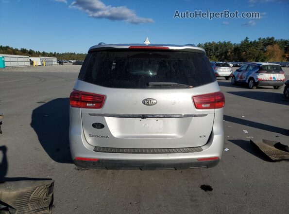 KNDMB5C19K6506116 2019 KIA SEDONA Silver Vista trasera