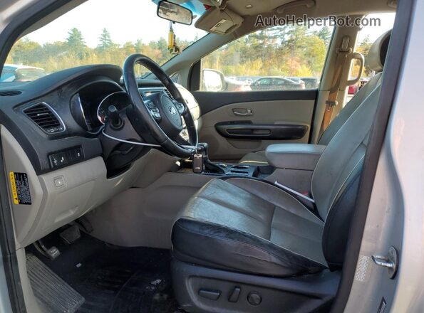 KNDMB5C19K6506116 2019 KIA SEDONA Silver Vista interior delantera