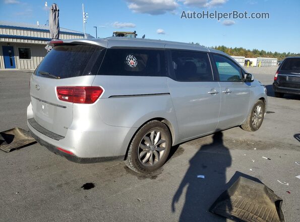 KNDMB5C19K6506116 2019 KIA SEDONA Silver Trasero derecho