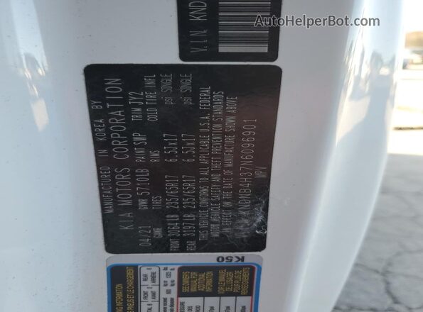 KNDNB4H37N6096901 2022 KIA CARNIVAL White Սալոնի 360 աստիճան տեսք