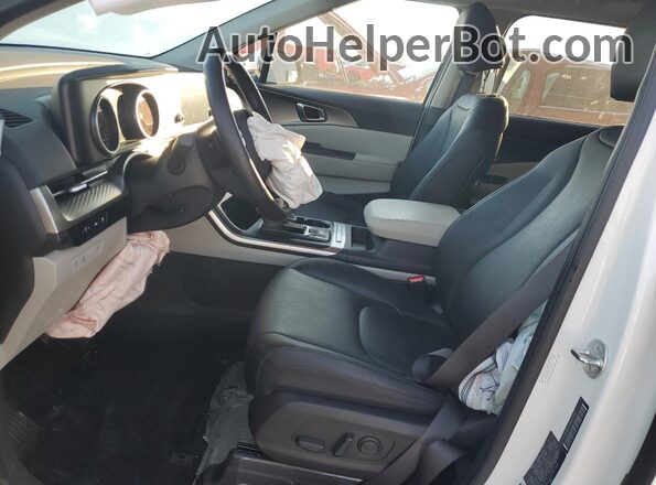 KNDNB4H3XR6367388 2024 KIA CARNIVAL White Вид салону спереду