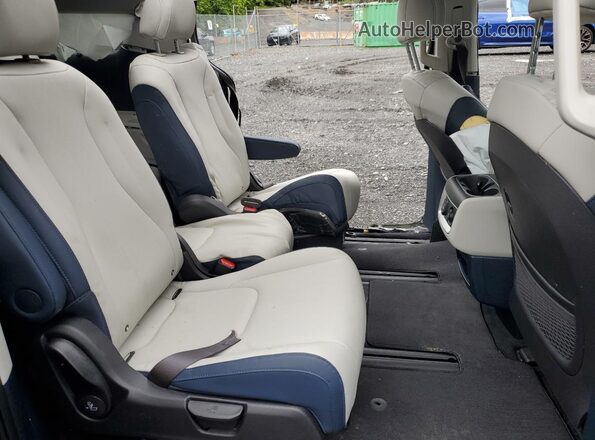 KNDNE5KA2S6060422 2025 KIA CARNIVAL Charcoal Vista interior trasera