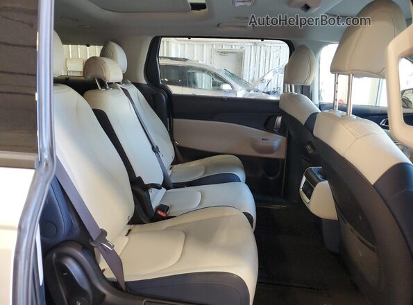 KNDNE5KA4S6061202 2025 KIA CARNIVAL Silver უკანა სალონის ხედი