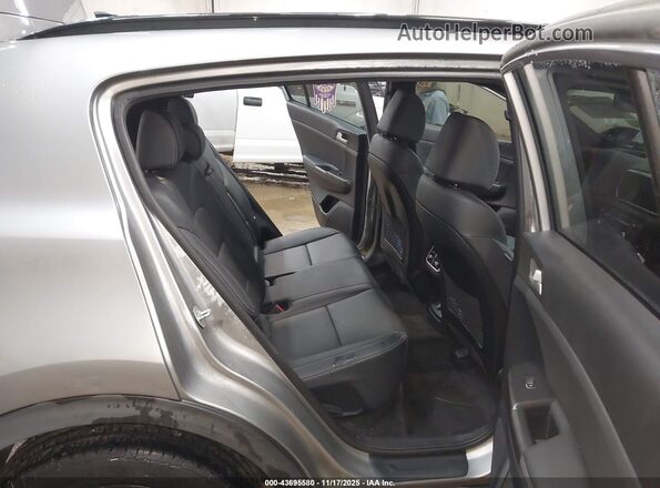 KNDP6CAC4N7974635 2022 KIA SPORTAGE Gray VIN კოდის სტიკერის ხედი
