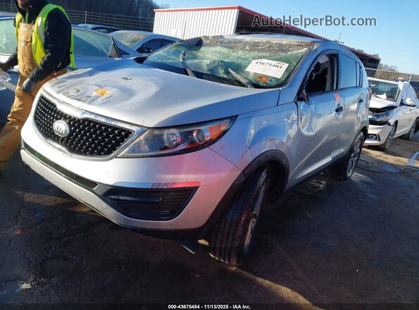 KNDPB3AC2G7811268 2016 KIA SPORTAGE Серебряный Передняя левая четверть