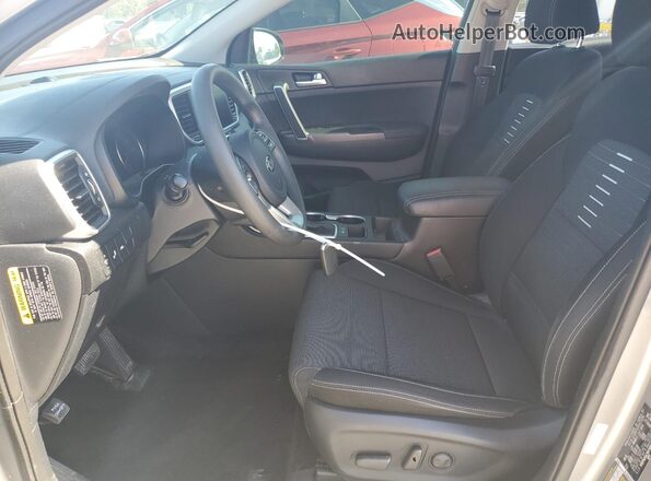 KNDPM3AC9N7989654 2022 KIA SPORTAGE Серебряный Вид салона спереди