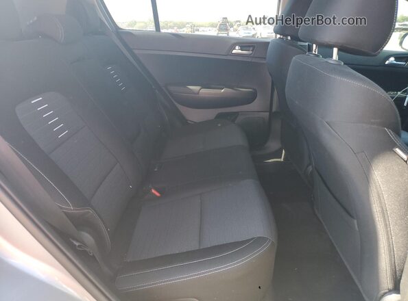 KNDPM3AC9N7989654 2022 KIA SPORTAGE Серебряный Вид задней части салона