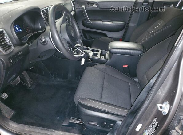 KNDPMCAC6J7378491 2018 KIA SPORTAGE Gray Front interior view