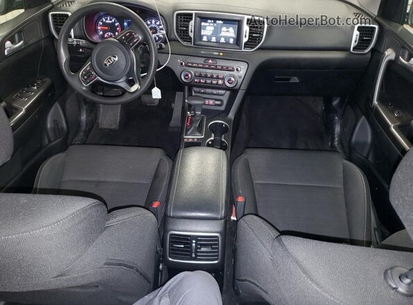 KNDPMCAC6J7378491 2018 KIA SPORTAGE Gray Dashboard view