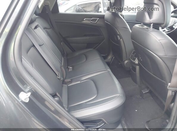KNDPVCAG2P7042636 2023 KIA SPORTAGE HYBRID Gray Vista de la etiqueta del VIN