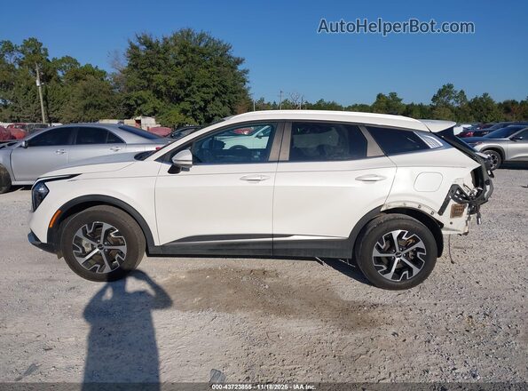 KNDPVCAG2P7102995 2023 KIA SPORTAGE HYBRID White Սալոնի 360 աստիճան տեսք