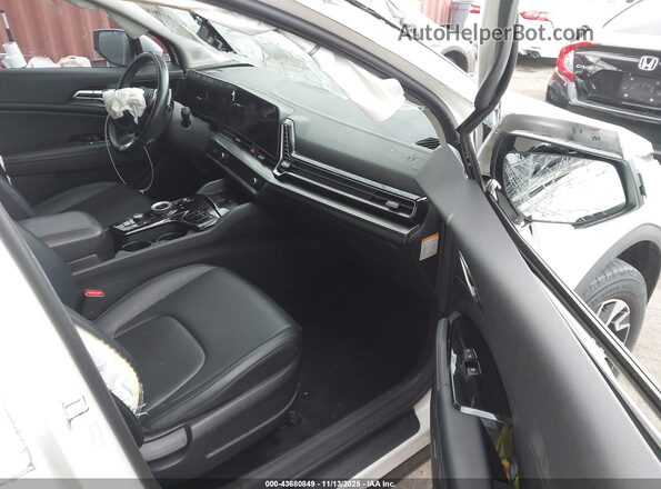 KNDPVCAG7P7026268 2023 KIA SPORTAGE HYBRID White წინა სალონის ხედი