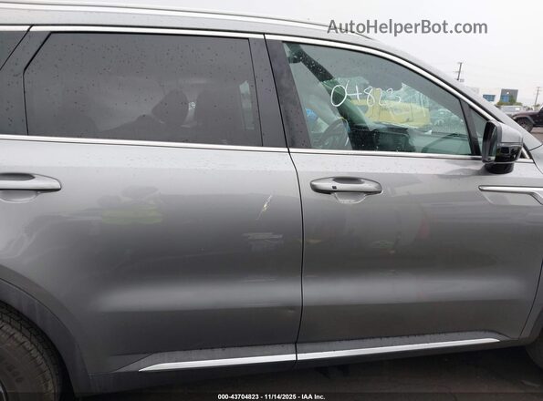 KNDRG4LG3M5055151 2021 KIA SORENTO HYBRID Silver Widok wnętrza z tyłu