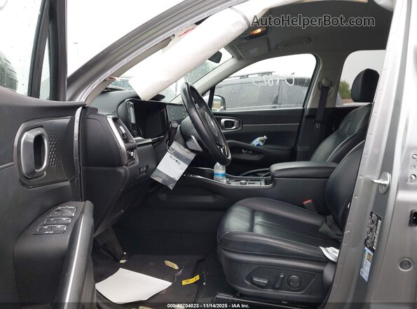 KNDRG4LG3M5055151 2021 KIA SORENTO HYBRID Silver Widok wnętrza z przodu