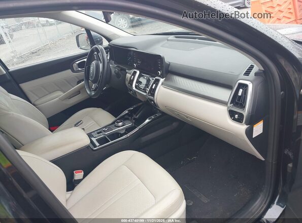 KNDRKDLG8P5227077 2023 KIA SORENTO HYBRID Dark Blue Widok wnętrza z przodu
