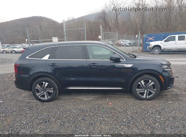 KNDRKDLG8P5227077 2023 KIA SORENTO HYBRID Dark Blue Widok wnętrza z tyłu