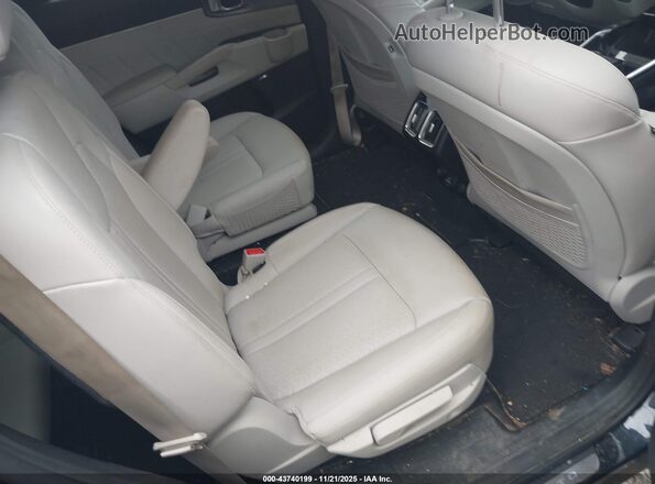 KNDRKDLG8P5227077 2023 KIA SORENTO HYBRID Dark Blue Widok naklejki z numerem VIN
