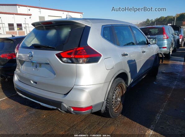 KNMAT2MT6JP614894 2018 NISSAN ROGUE Серебряный Задняя правая четверть