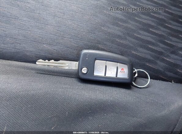 KNMAT2MT6JP614894 2018 NISSAN ROGUE Серебряный Вид панели приборов