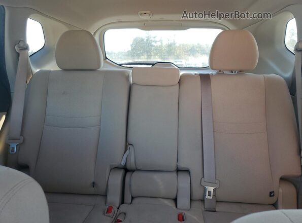 KNMAT2MT8GP601055 2016 NISSAN ROGUE Red Widok tylnych siedzeń