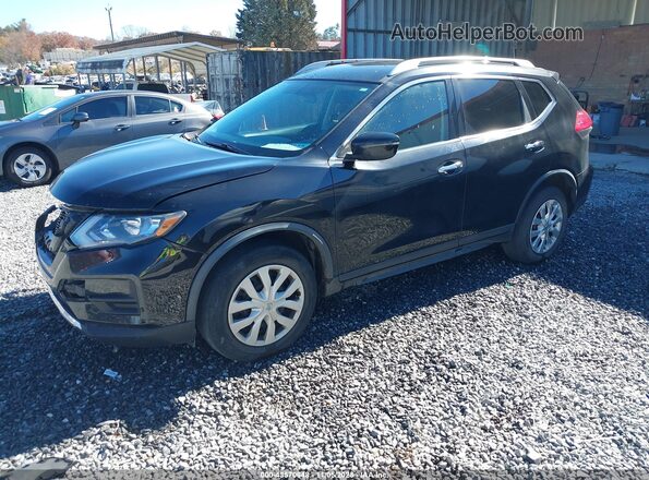 KNMAT2MV7HP573199 2017 NISSAN ROGUE Черный Передняя левая четверть