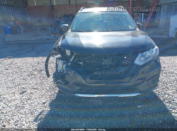 KNMAT2MV7HP573199 2017 NISSAN ROGUE Черный Вид спереди