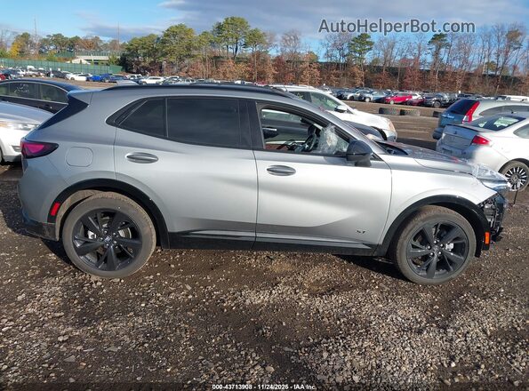 LRBFZLE45SD004066 2025 BUICK ENVISION Silver Vista interior trasera