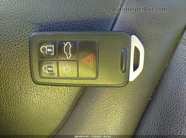 LYV402TM8JB172552 2018 VOLVO S60 INSCRIPTION White Widok deski rozdzielczej