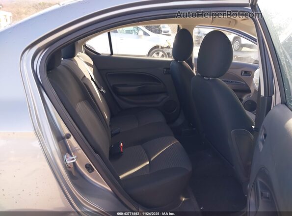 ML32FUFJ3PHF00461 2023 MITSUBISHI MIRAGE G4 Silver Widok naklejki z numerem VIN