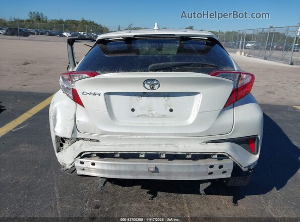 NMTKHMBX1LR111157 2020 TOYOTA LE Белый 