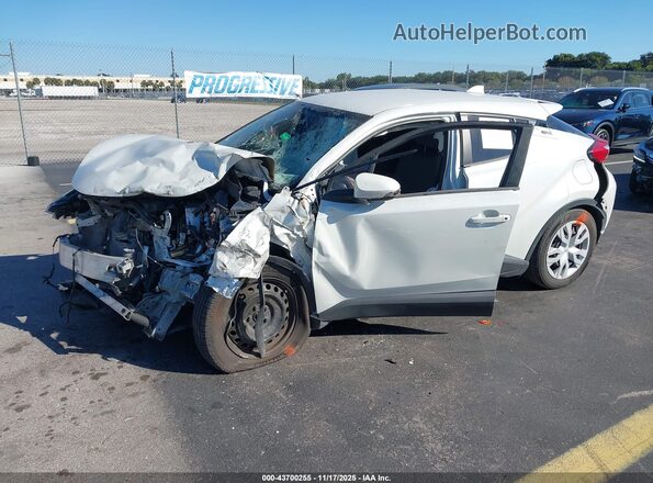 NMTKHMBX1LR111157 2020 TOYOTA LE Белый Передняя левая четверть