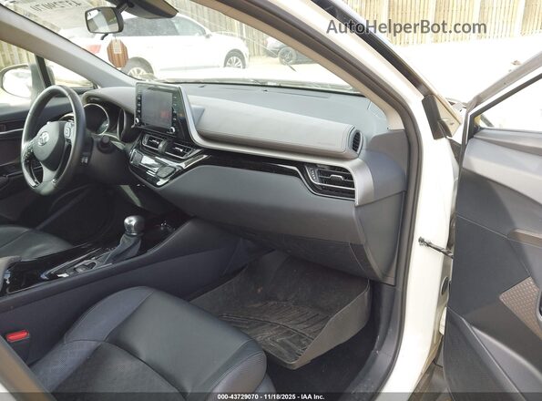 NMTKHMBX9LR115067 2020 TOYOTA LIMITED White Front interior view