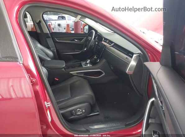 SADCJ2EX1PA711243 2023 JAGUAR F-PACE Красный Вид салона спереди