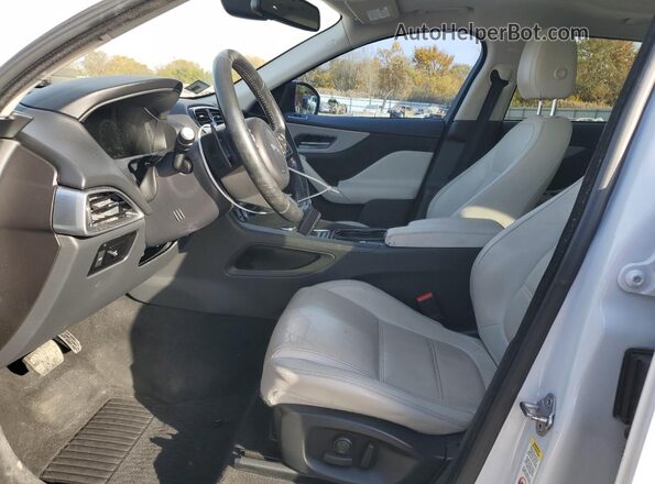 SADCK2BN3HA085681 2017 JAGUAR F-PACE Белый Вид салона спереди