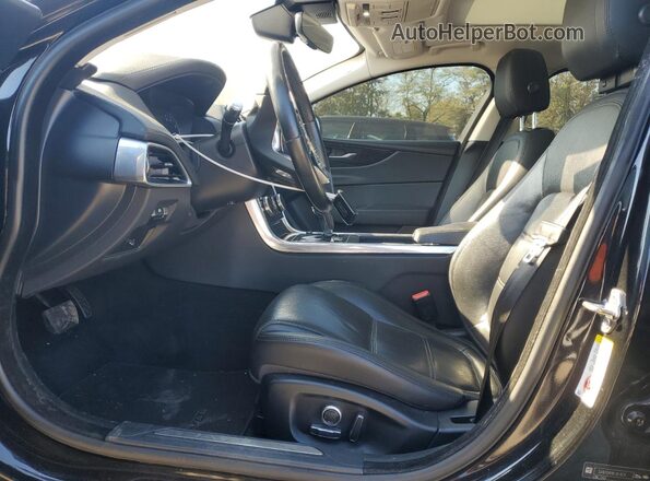 SAJAJ4FX8LCP55589 2020 JAGUAR XF Черный Вид салона спереди