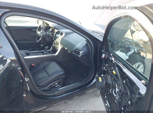 SAJAJ4FX8LCP64390 2020 JAGUAR XF Черный Вид салона спереди