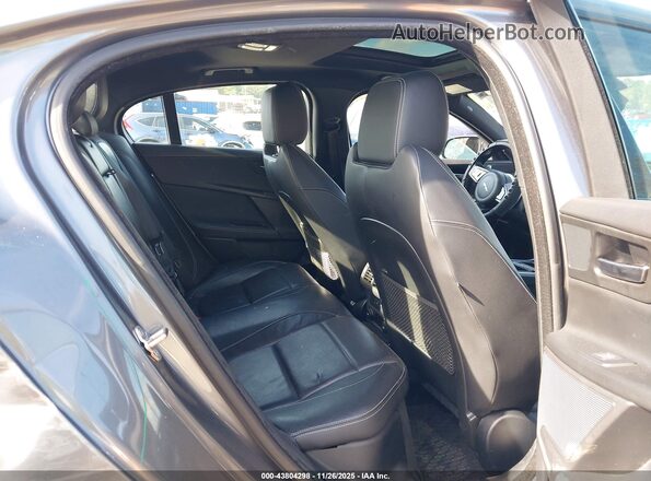 SAJAM4FV6JCP18205 2018 JAGUAR XF Gray Widok naklejki z numerem VIN