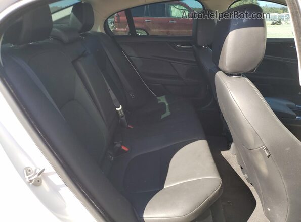SAJAR4FX1KCP52699 2019 JAGUAR XF White 
