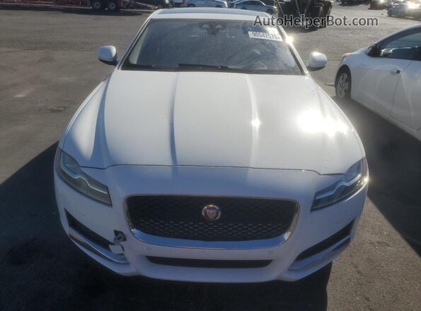 SAJBE4BV8GCY13557 2016 JAGUAR XF Белый Вид спереди