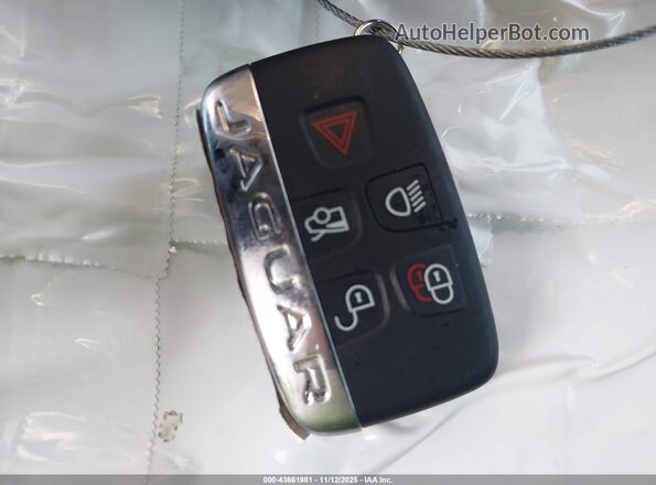 SAJD51FE3RCK84135 2024 JAGUAR F-TYPE Green Widok deski rozdzielczej