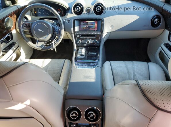 SAJWA1C79G8V96745 2016 JAGUAR XJ White Widok deski rozdzielczej