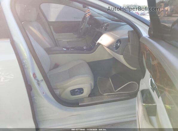 SAJWA2G79G8V92680 2016 JAGUAR XJ White Vista interior delantera