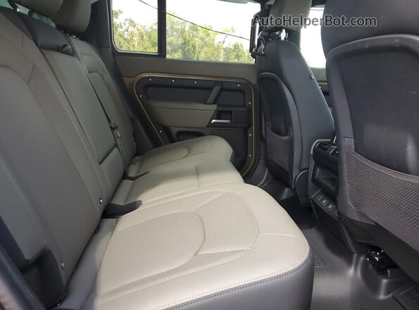 SALE27EU2S2462855 2025 LAND ROVER DEFENDER Green Widok wnętrza z tyłu