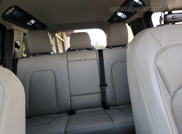 SALEJ7EU7R2279044 2024 LAND ROVER DEFENDER Gray უკანა სავარძლების ხედი