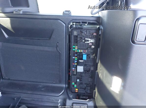 SALEJ7EX1S2387367 2025 LAND ROVER DEFENDER Black Вид щитка приладів