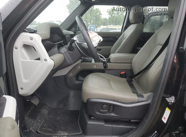 SALEJ7EX5R2311676 2024 LAND ROVER DEFENDER Black წინა სალონის ხედი