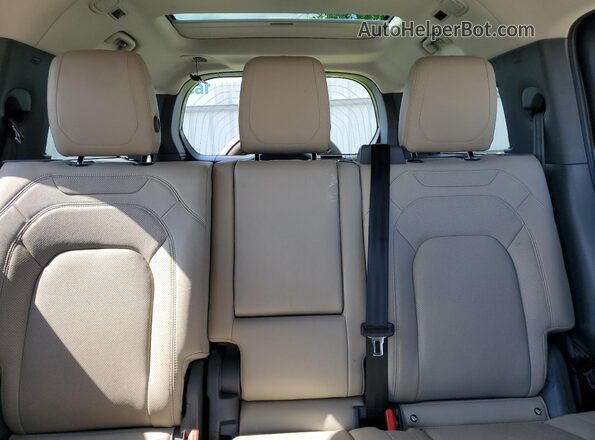 SALEJFEU5P2220887 2023 LAND ROVER DEFENDER Green Հետևի նստատեղերի տեսք