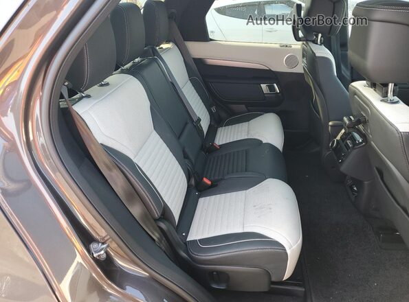 SALRL4EU7R2494546 2024 LAND ROVER DISCOVERY Burn Vista interior trasera
