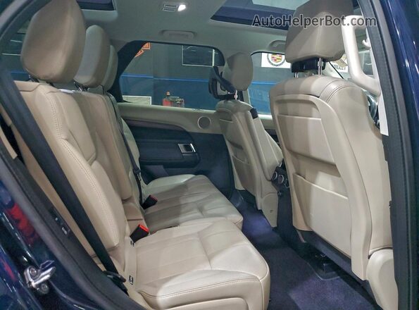SALRR2RV8L2426883 2020 LAND ROVER DISCOVERY Blue Rear interior view