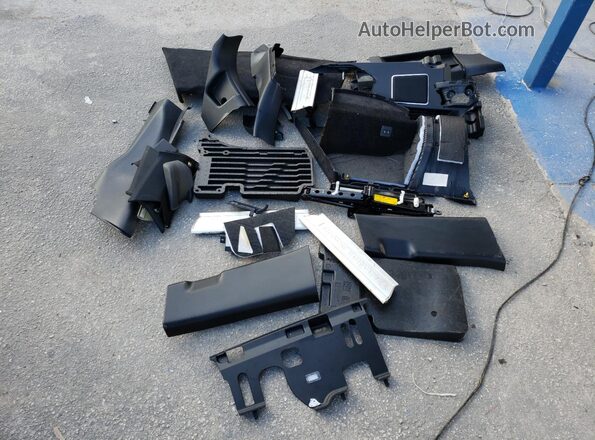 SALWS2RUXLA711072 2020 LAND ROVER RANGE White Widok naklejki z numerem VIN